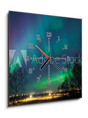 Obraz s hodinami 1D - 50 x 50 cm F_F50095169 - Northern Lights over City - Severní světla nad městem