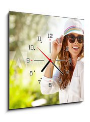 Obraz s hodinami 1D - 50 x 50 cm F_F77705363 - Smiling summer woman with hat and sunglasses