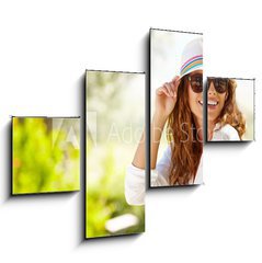 Obraz 4D tydln - 120 x 90 cm F_IB77705363 - Smiling summer woman with hat and sunglasses