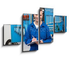 Obraz 4D tydln - 100 x 60 cm F_IS76802696 - Smiling mechanic looking at camera