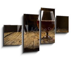 Obraz 4D tydln - 100 x 60 cm F_IS94348005 - Glass white wine and bunch grapes on background of wooden  - Sklenn bl vno a svazek hrozn na pozad devnch